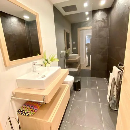 فيلة Front In With Amazing Sea Views Semidetached ماربيا