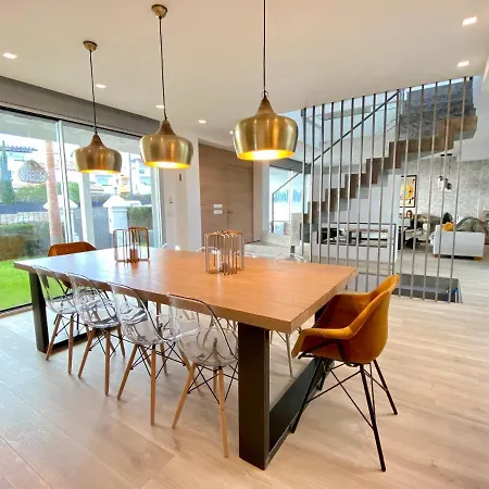 Front In With Amazing Sea Views Semidetached Villa *