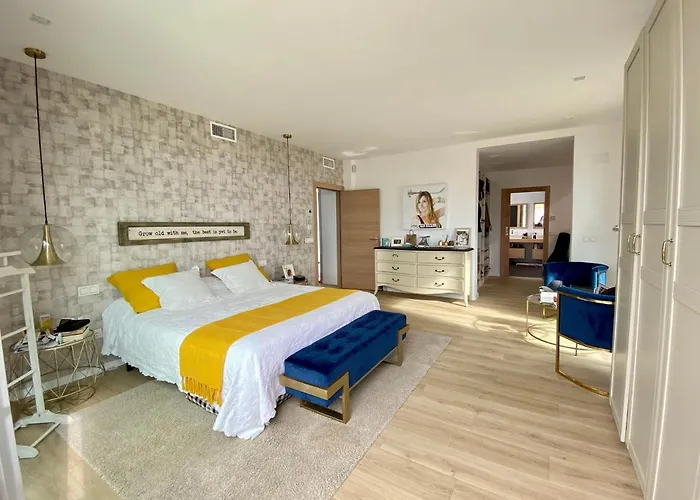 ヴィラ Front In With Amazing Sea Views Semidetached