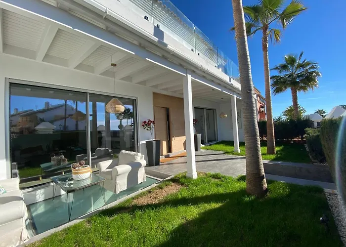 Front In With Amazing Sea Views Semidetached *