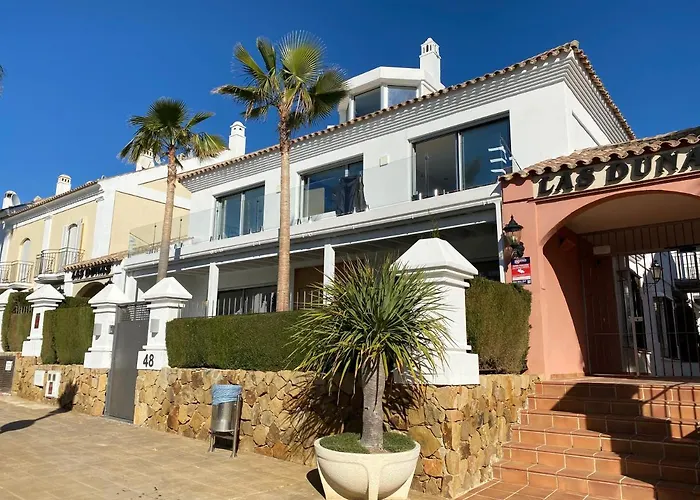 Front In With Amazing Sea Views Semidetached *